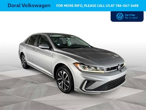 Used 2025 Volkswagen Jetta S image 2