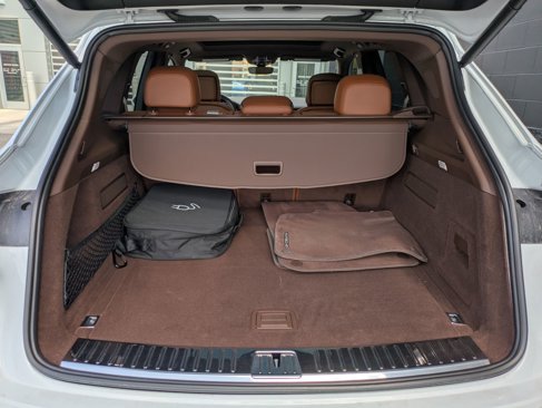 Certified 2023 Porsche Cayenne Platinum Edition image 23