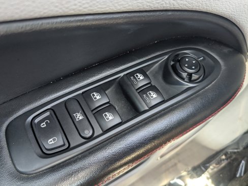 Used 2019 Jeep Compass Limited image 24