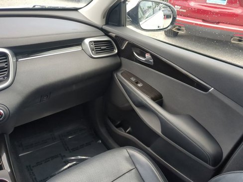 Used 2020 Kia Sorento EX image 16