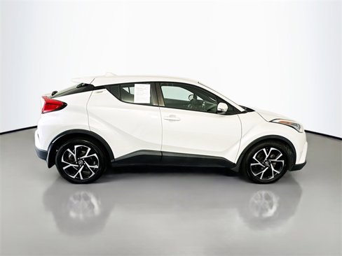 Used 2018 Toyota C-HR XLE image 8