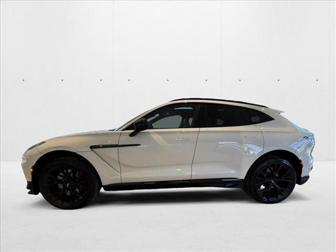 New 2025 Aston Martin DBX 707 image 3