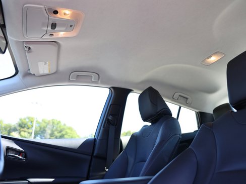 Used 2017 Toyota Prius Four image 4