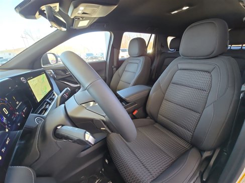 New 2025 Chevrolet Equinox LT w/ Safety and Technology Package image 19