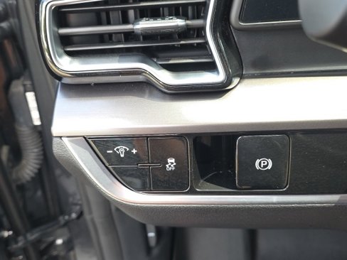 Used 2024 Kia Sportage EX image 14