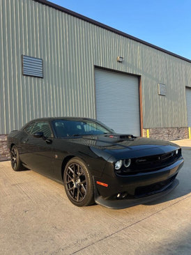 Used 2016 Dodge Challenger R/T Scat Pack image 1