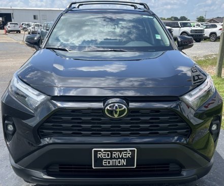 Used 2023 Toyota RAV4 XLE Premium image 3