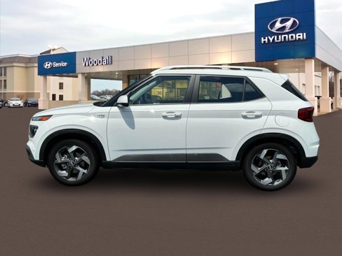 New 2025 Hyundai Venue SEL image 3