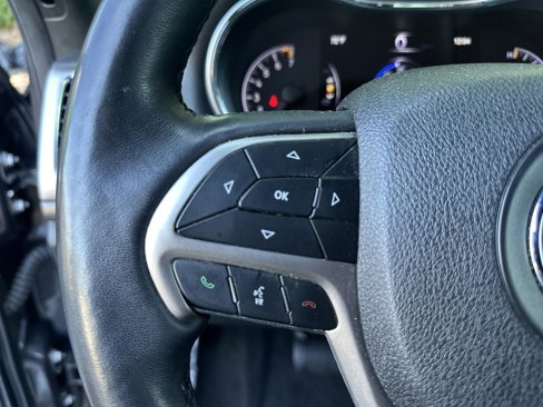 Used 2018 Jeep Grand Cherokee Altitude image 12