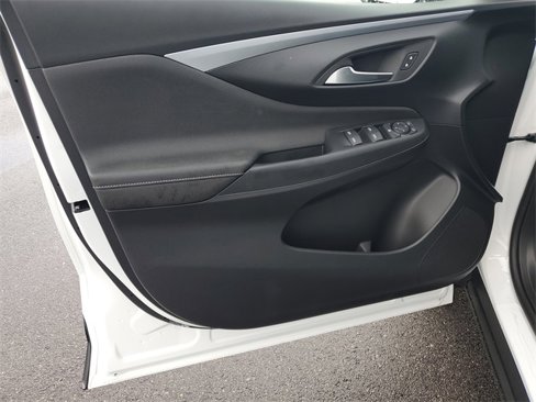 New 2025 Buick Envista Preferred w/ Advanced Safety Package image 8