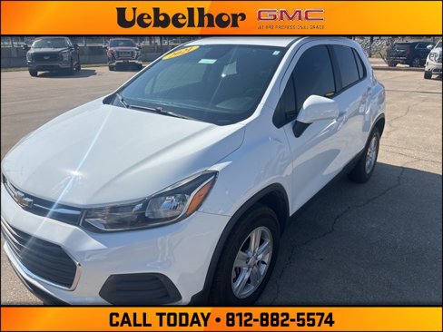 Used 2021 Chevrolet Trax LS w/ Tint and Cruise Package image 1