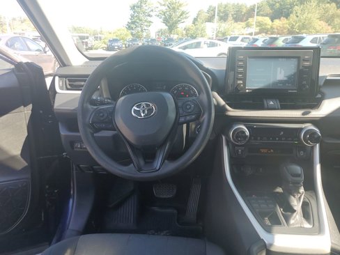 Used 2020 Toyota RAV4 XLE image 13