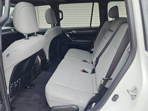 Used 2023 Lexus GX 460 image 36