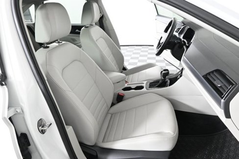 Used 2024 Volkswagen Jetta SE image 13