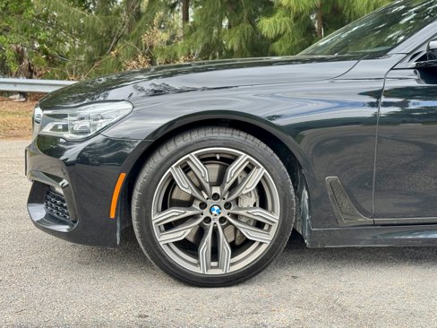 Used 2018 BMW 750Li xDrive image 30