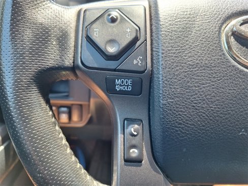 Used 2017 Toyota Tacoma TRD Sport image 13