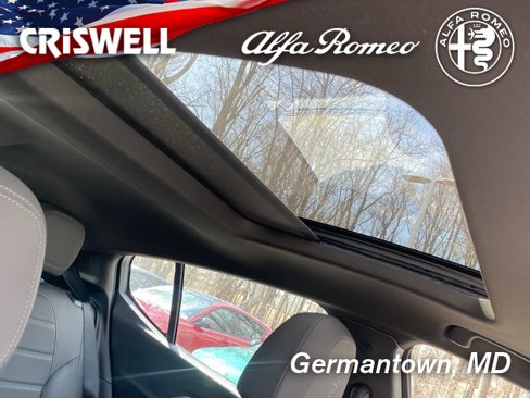New 2025 Alfa Romeo Tonale w/ Premium Package image 40