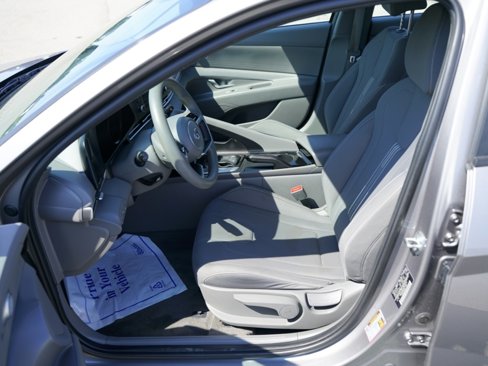 Used 2023 Hyundai Elantra SEL image 22