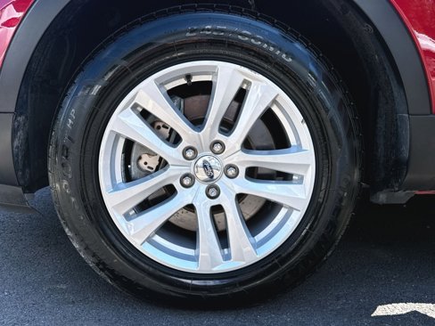 Used 2018 Ford Explorer XLT w/ Equipment Group 201A image 12