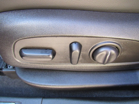 Used 2021 GMC Acadia AT4 w/ Technology Package image 12