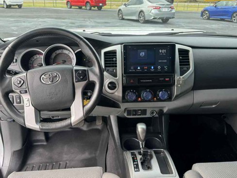 Used 2015 Toyota Tacoma TRD Pro image 10