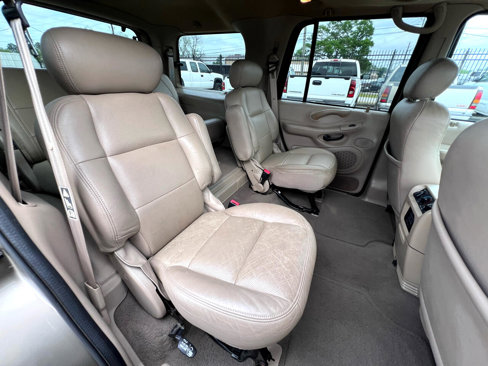 Used 2002 Ford Expedition Eddie Bauer image 48