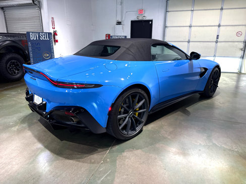 Used 2021 Aston Martin V8 Vantage Roadster image 9