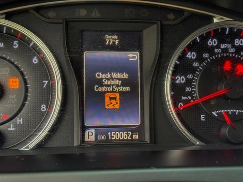 Used 2016 Toyota Camry SE image 9