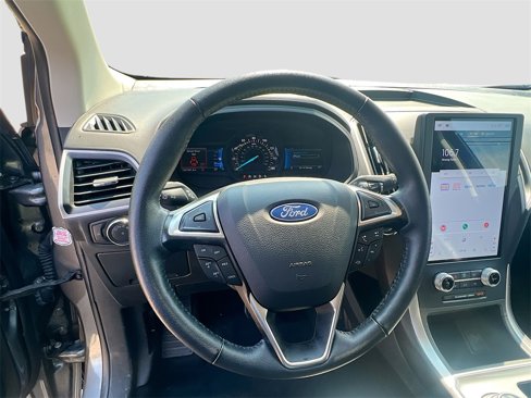 Used 2024 Ford Edge SEL image 11