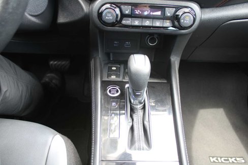 Used 2022 Nissan Kicks SR w/ Premium Package image 32