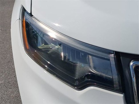 Certified 2024 Jeep Compass Latitude image 10