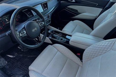 Used 2018 Kia Cadenza Limited w/ Paint Protection Package image 9