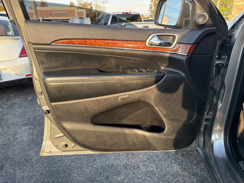 Used 2012 Jeep Grand Cherokee Limited image 8