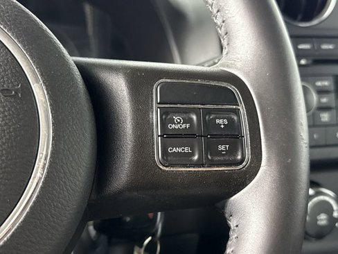 Used 2016 Jeep Patriot Latitude image 30