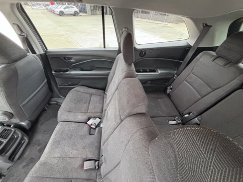 Used 2019 Honda Pilot LX image 17