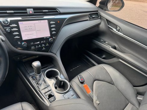 Used 2019 Toyota Camry XSE image 31