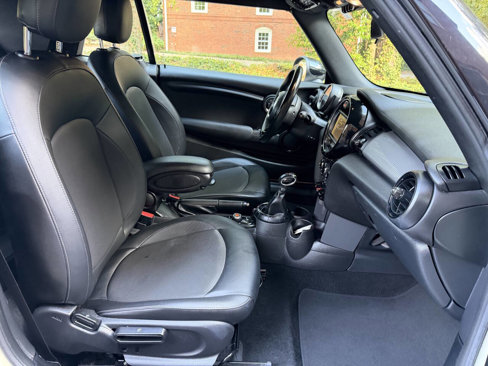 Used 2016 MINI Cooper Convertible image 24