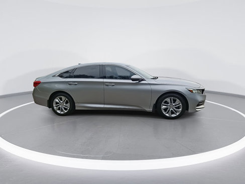 Used 2018 Honda Accord LX image 10