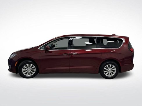 Certified 2019 Chrysler Pacifica Touring Plus w/ Cold Weather Group image 12