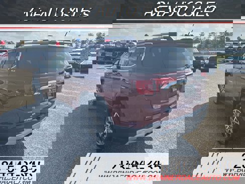 Used 2017 GMC Acadia SLE w/ Driver Alert Package I image 4