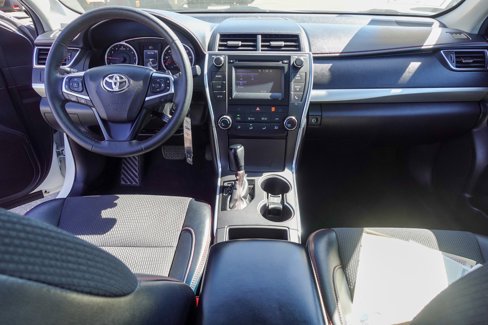 Used 2017 Toyota Camry SE image 21