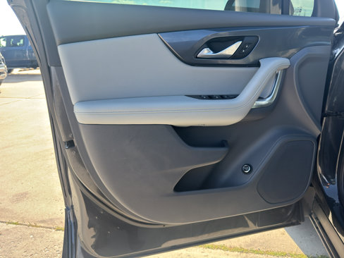 Used 2022 Chevrolet Blazer LT image 11