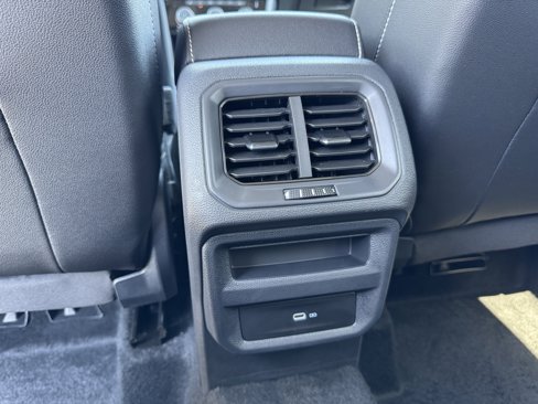 Certified 2023 Volkswagen Taos SE image 33