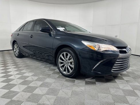 Used 2016 Toyota Camry XLE image 6
