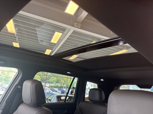 Used 2025 Cadillac XT6 Luxury image 10