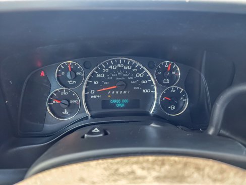 Used 2018 Chevrolet Express 2500 w/ Driver Convenience Package image 10
