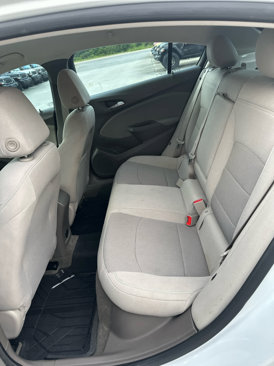 Used 2018 Chevrolet Cruze LT w/ Convenience Package image 10