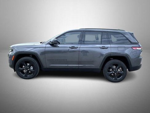 Used 2024 Jeep Grand Cherokee Altitude image 8