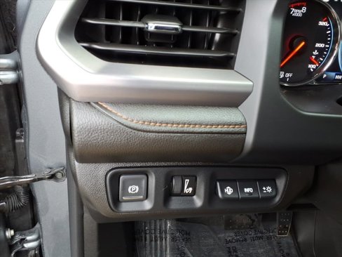 Used 2022 GMC Acadia AT4 w/ Technology Package image 27
