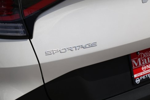 Used 2023 Kia Sportage LX image 6